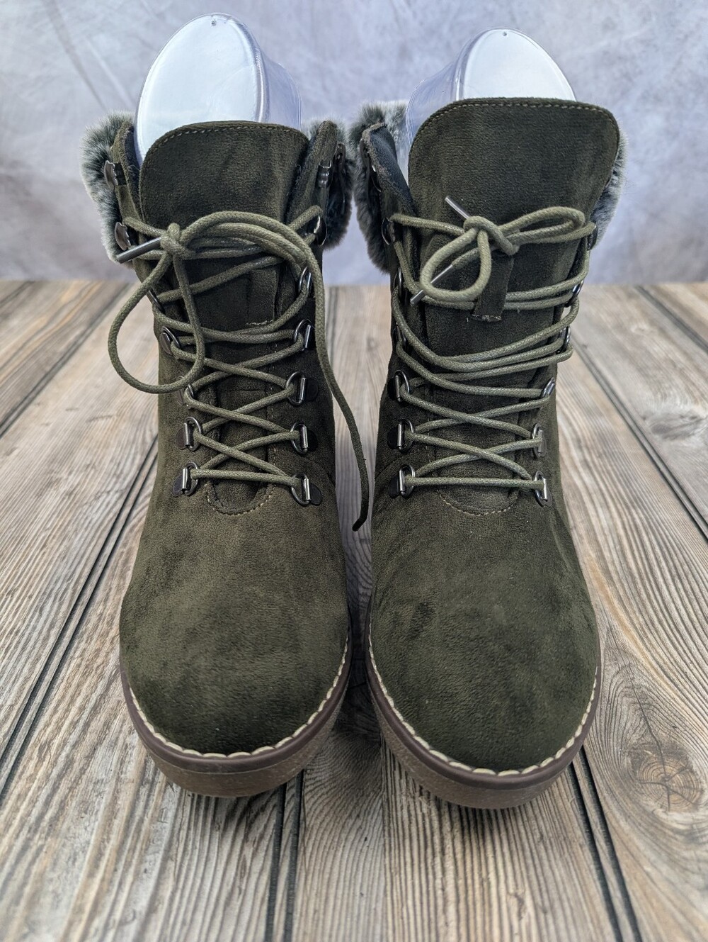 ​Boutique by Corkys Fox Bay Olive Green Faux Fur Lace Up Boots Size 8